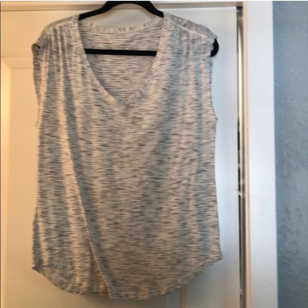 Lululemon love v-neck shirt